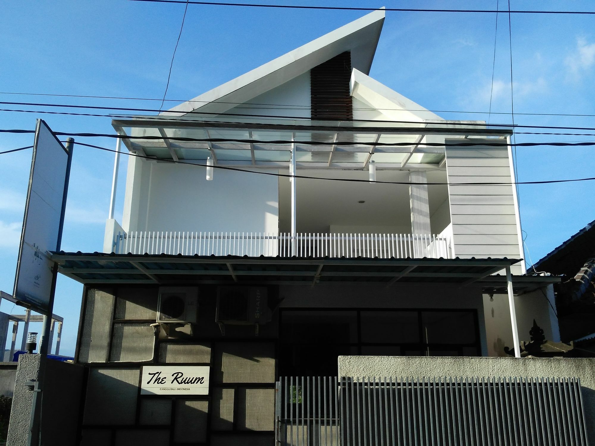 The Ruum Hostel Canggu מראה חיצוני תמונה